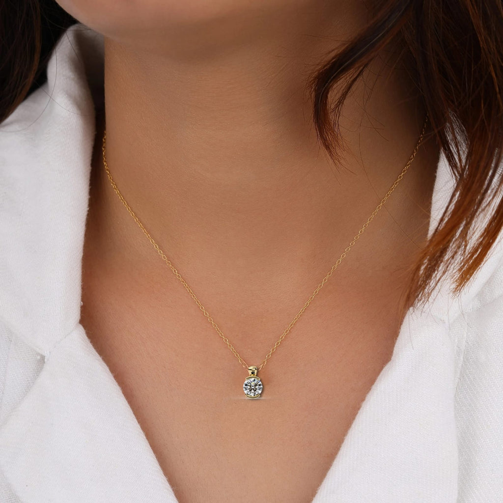 Layla Solitaire Pendant